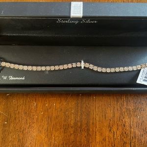 Diamond tennis bracelet